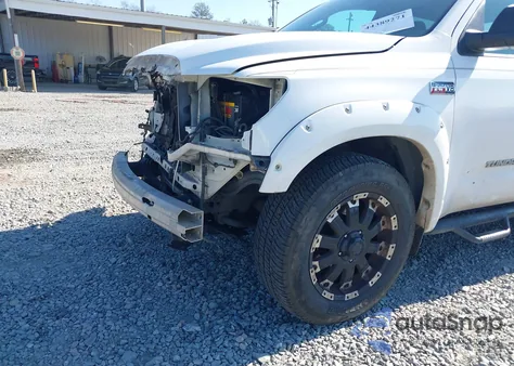 2012 Toyota Tundra Grade 5.7L V8 z USA, uszkodzony, nr VIN 5TFDW5F18CX255004